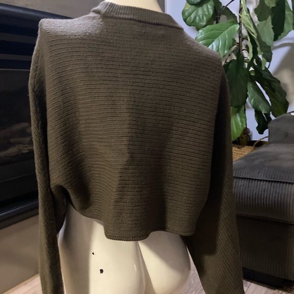 Merino Wool Crop Sweater - Picture 2 of 6